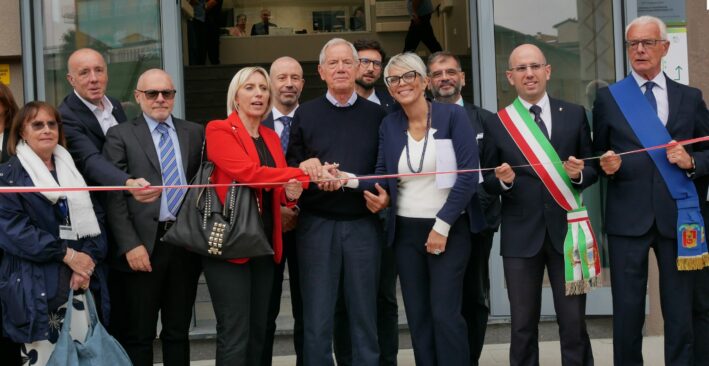 Sanità, tour dell’assessore Bertolaso per inaugurare nel Bergamasco Case e Ospedali di comunità
