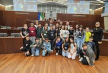 Gli studenti della scuola media “Dante Alighieri”di Carate Brianza in visita al Consiglio regionale lombardo