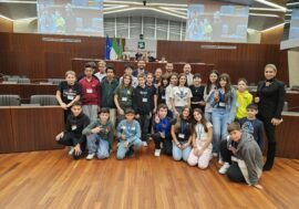 Gli studenti della scuola media “Dante Alighieri”di Carate Brianza in visita al Consiglio regionale lombardo
