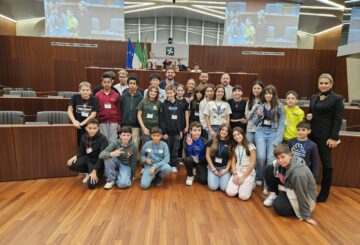 Gli studenti della scuola media “Dante Alighieri”di Carate Brianza in visita al Consiglio regionale lombardo