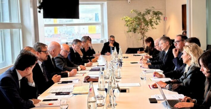 Distretto Manufatturiero Unico del Nord, 5 Regioni incontrano ABI e Confindustria
