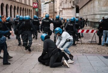 Disordini in centro a Milano: 32 arresti e 28 denunce, 271 giovani accompagnati in Questura