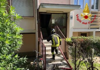 Incendio in un appartamento di Milano, morta una 75enne