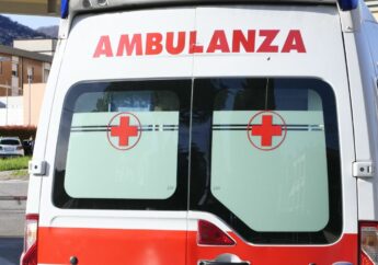 Un operaio di 52 anni muore cadendo da un ponteggio nel Bresciano