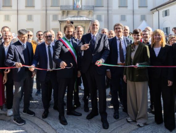 Inaugurata a Vimercate, con ingresso gratuito, la mostra dedicata a ‘La dama col liocorno’ di Raffaello
